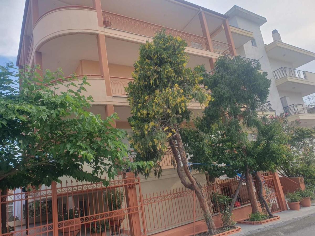 Elle Apartment By Alp Hospitality Services Nea Kallikrateia Εξωτερικό φωτογραφία